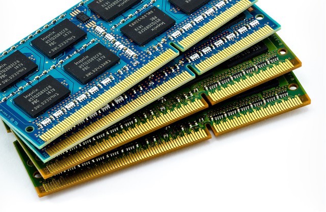 ddr4与ddr5内存接口深度剖析:形态,性能与兼容性的全面对比